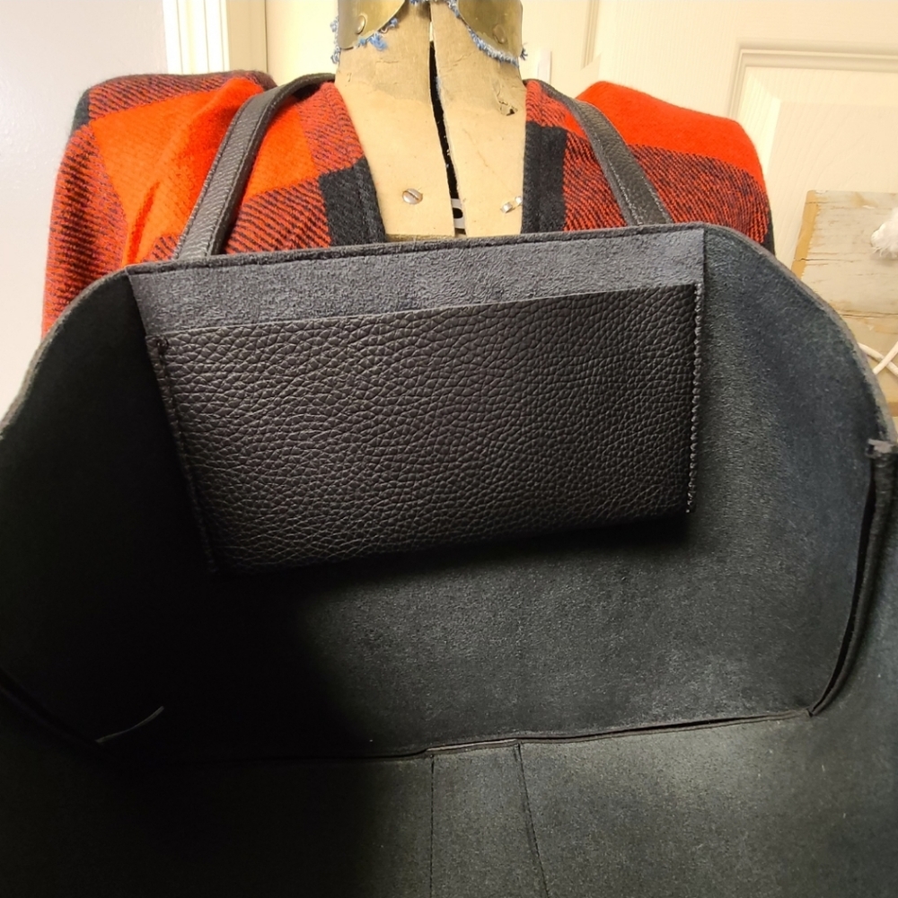 VINCE CAMUTO BLACK BUTTERY SOFT LEATHER TOTE SHOULDERBAG - Picture 8 of 10